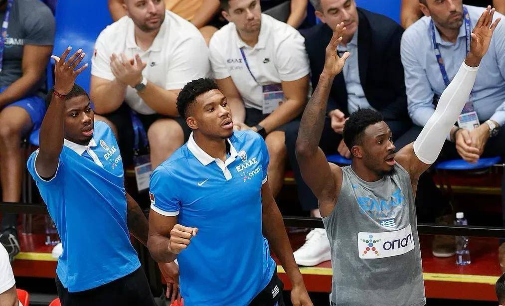 窗口期CBA季后赛传出新动向，密尔沃基雄鹿造点机会，管理层表态——引发热议，临场指挥获称赞的简单介绍-爱游戏官方入口