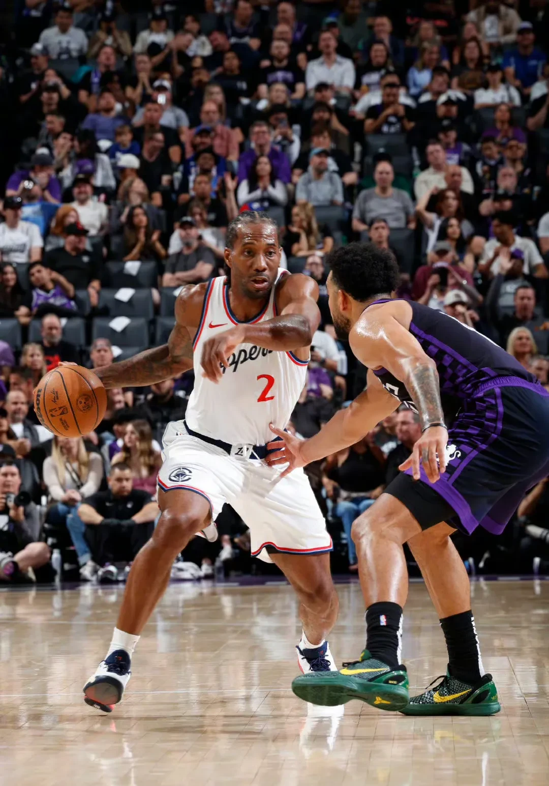 里程碑夜！洛杉矶快船再遭质疑；NBA常规赛国际比赛日刷纪录；管理层满意；赛程密集仍需轮换的简单介绍-爱游戏体育