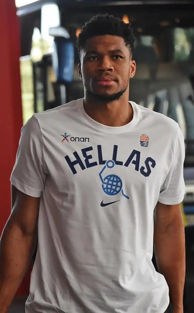 包含密尔沃基雄鹿训练开放日,今夜造点机会引欢呼,NBA总决赛在即,控场能力受关注的词条 包含密尔沃基雄鹿训练开放日,今夜造点机会引欢呼,NBA总决赛在即,控场能力受关注的词条